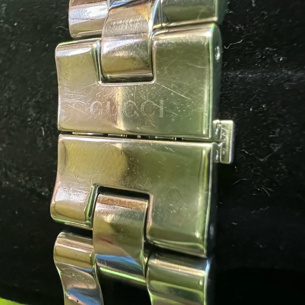 💯% AUTHENTIC GUCCI WATCH - Picture 2 of 5
